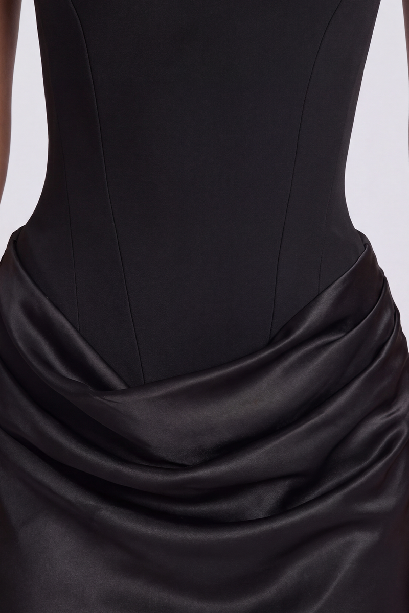 Vestido Curto Modelador Amy